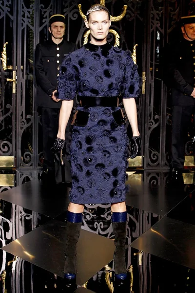 Look 52